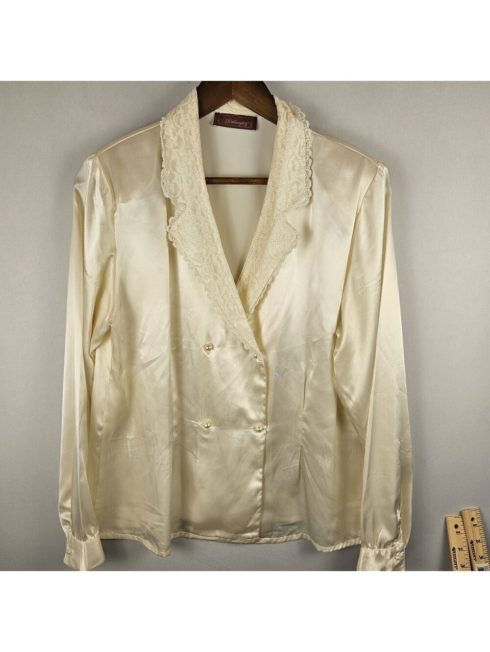 Worthington Vintage Ivory Satin Blouse Lace Collar Pearl Buttons Womens M